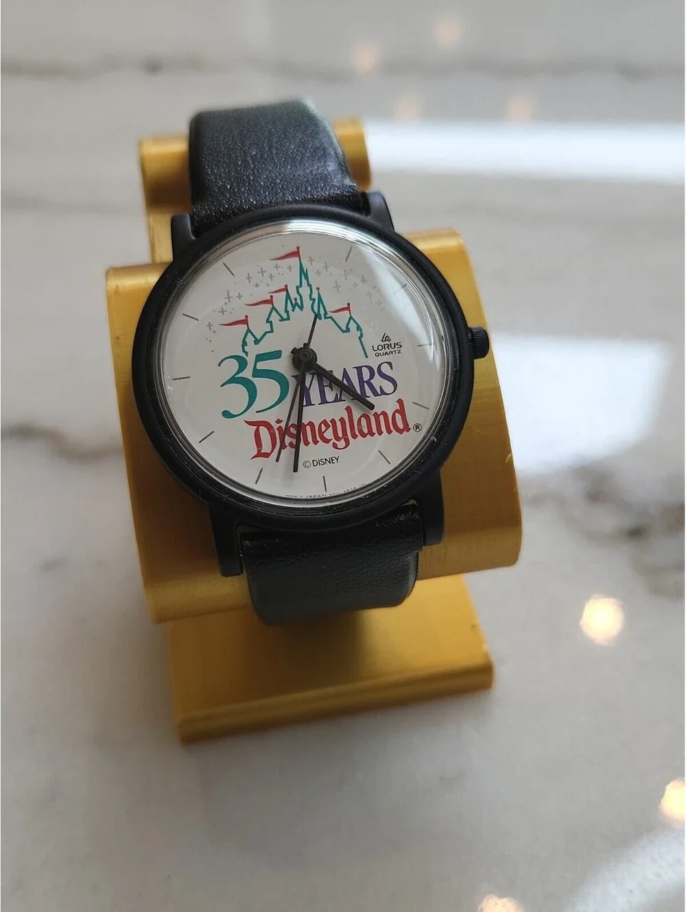 Disney Disneyland 35 Yrs Lorus Quartz Mens Watch Works Great New Battery 34mm